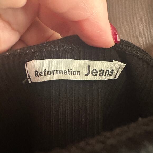 REFORMATION | Black Ribbed Cotton Square Neck Wide Strap Tank | Size Extra Large - Picture 3 of 4